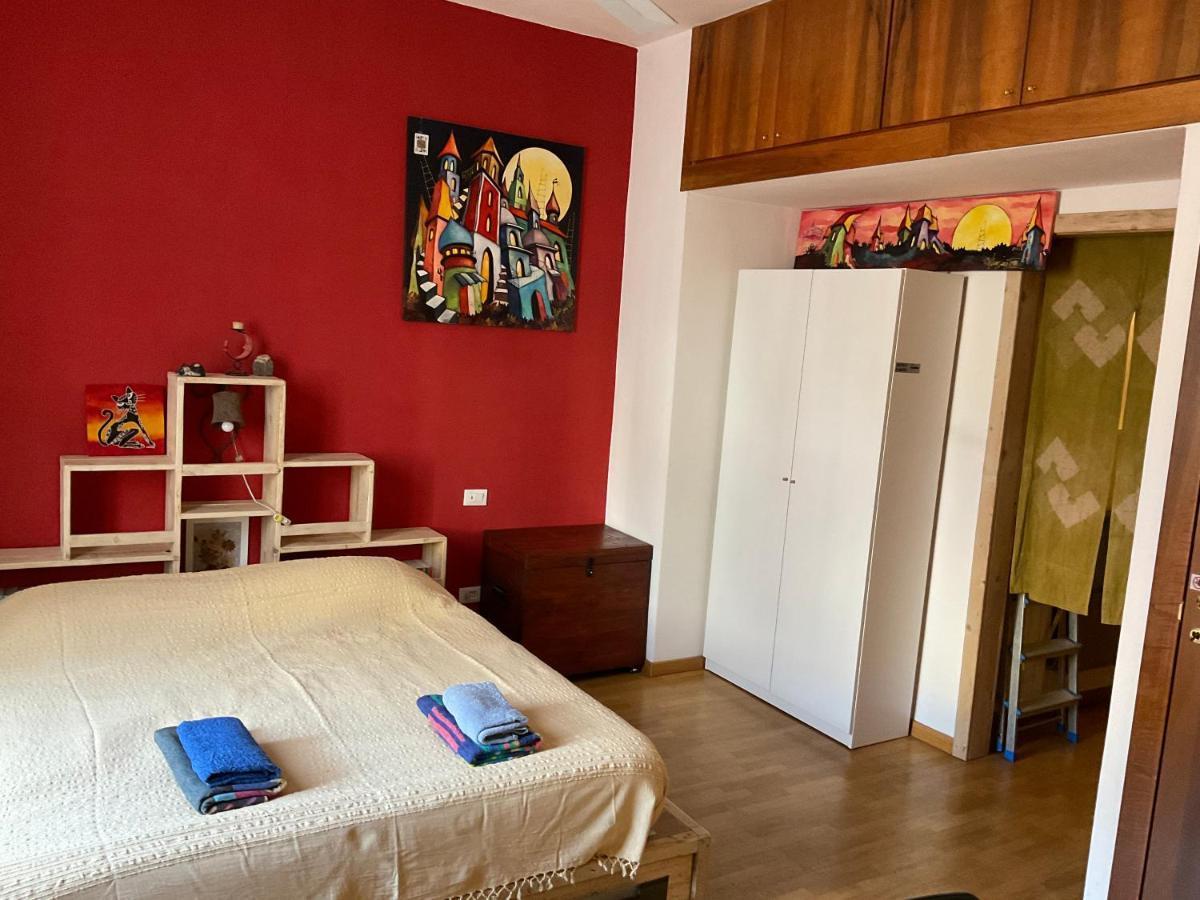 Isolab: Monolocale In Zona Isola Apartment Milan Bagian luar foto