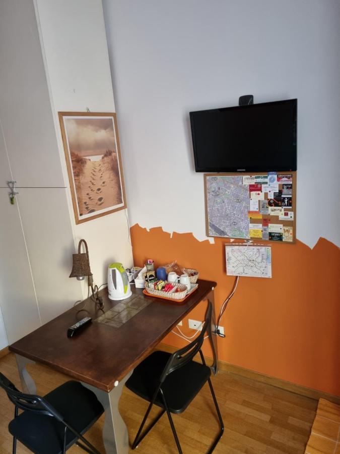 Isolab: Monolocale In Zona Isola Apartment Milan Bagian luar foto
